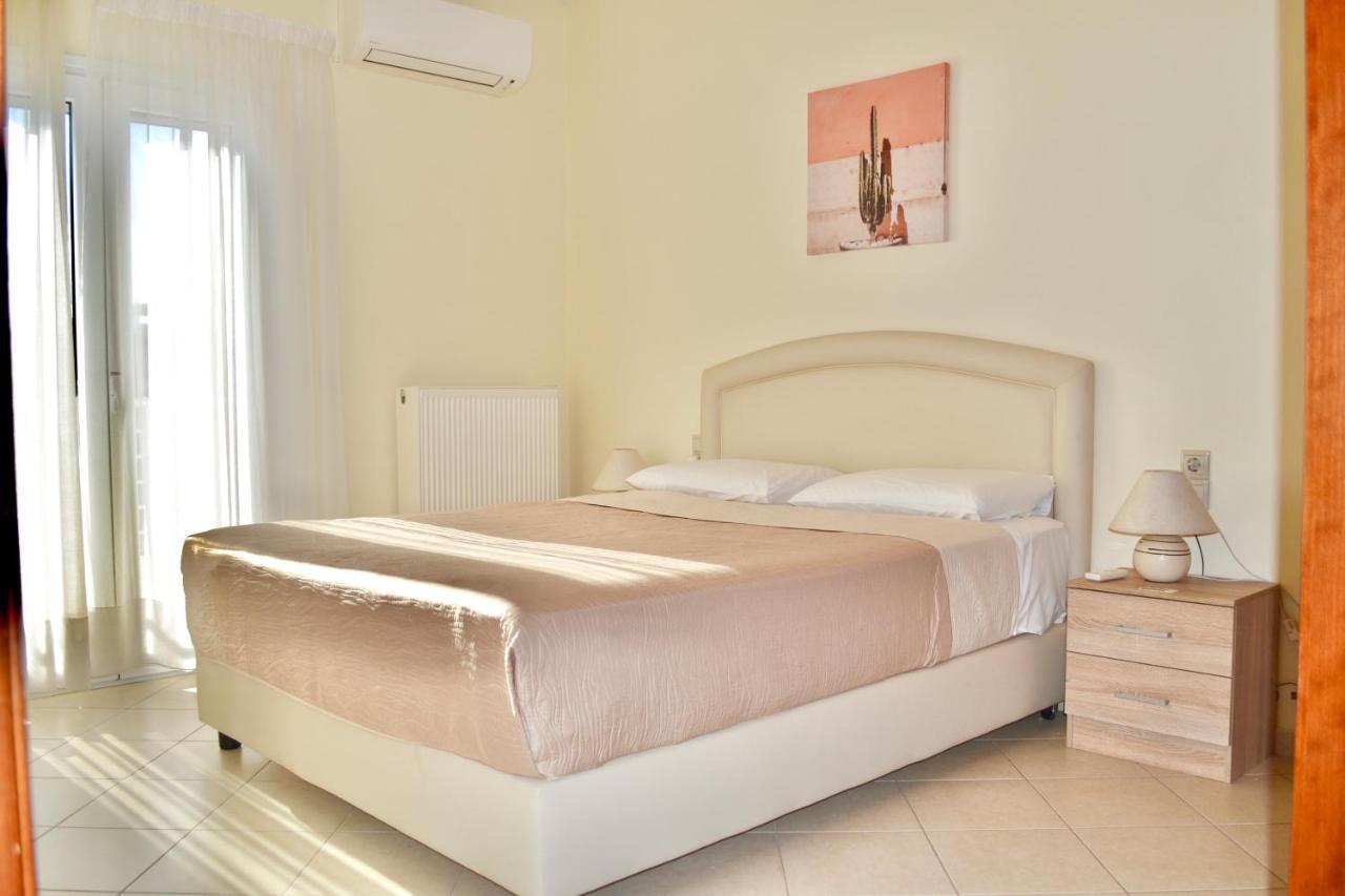 Giorgos Large Size Apartments -Family Friendly With Free Parking And Yard Views Heraklion  Exterior photo